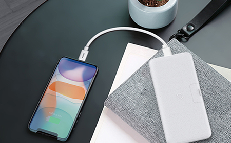 真香單品之充電寶，南孚無(wú)線充電寶，無(wú)線快充，雙支架設(shè)計(jì)！