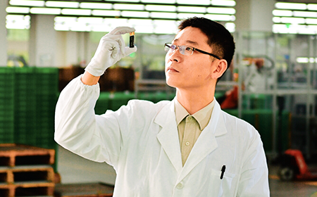 電池從何而來(lái) 電化學(xué)學(xué)者為你揭秘電池的緣來(lái)